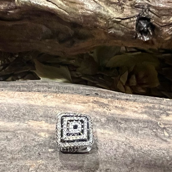 Authentic Pandora Geometric Lines Charm with Clear Pave Zirconias Rombos - Picture 2 of 9